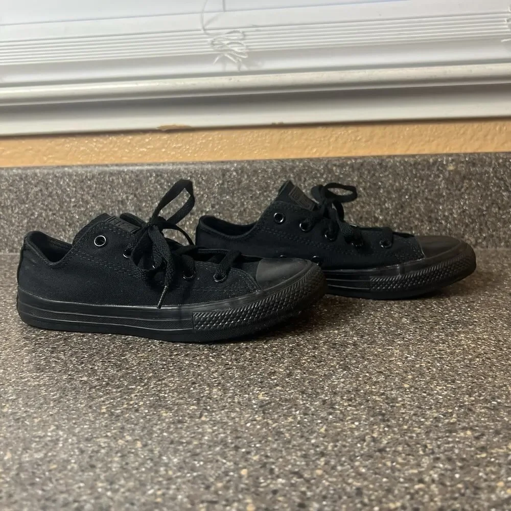 Converse All Star Kids Youth Sz 2 All Black Canvas Sneaker Lace Up Low Top Shoes